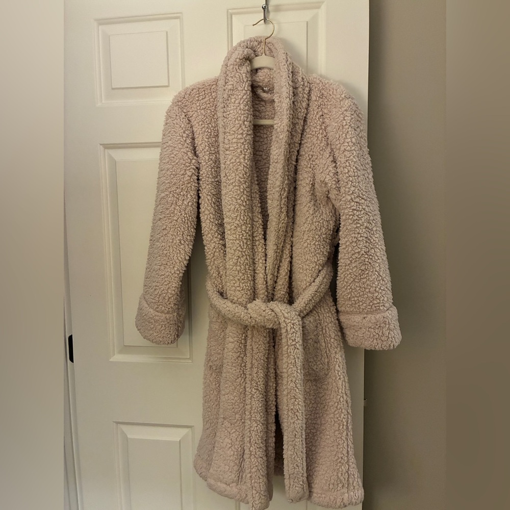 Pottery‎ Barn Cozy Tan Sherpa Robe